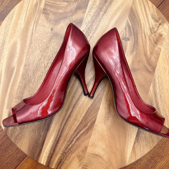 Patent leather peep toe pump - Picture 6 of 8